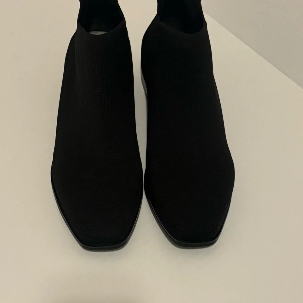 Vivaia Square-Toe Slip-On Chelsea Boots (Ryan Slip-On)